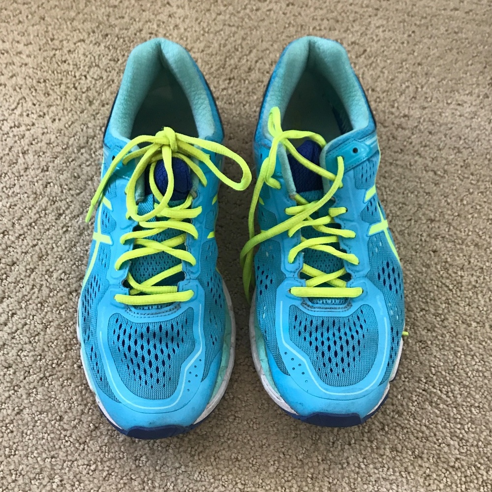 Asics Womens Gel KAYANO 22 Running Shoes  Size 9.5